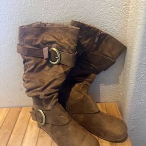 Elegant Brown Slouchy Heeled Boots